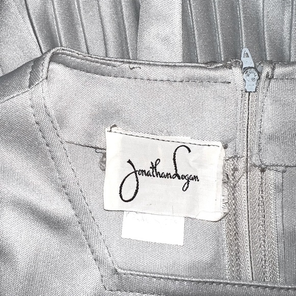 VINTAGE 70’s JONATHAN LOGAN SLEEVELESS PLEATED MAXI DRESS - Picture 7 of 8